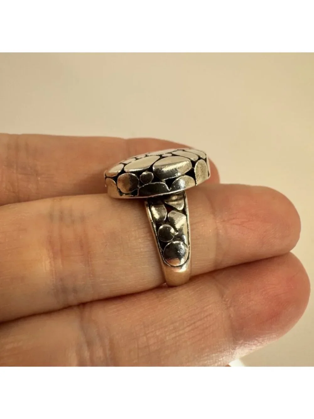 Textured Pebble Design Band Sterling Silver 925 Ring Size 6